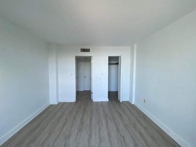 Building Photo - 750 NE 64th St