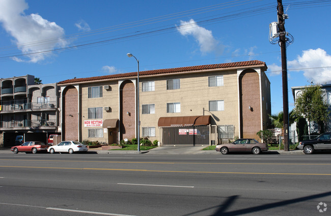 Building Photo - Sherman Pointe