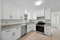 Building Photo - 6898 Babbling Brook Dr