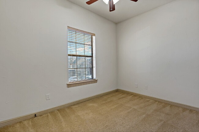 Building Photo - "Modern 2 Bed, 1.5 Bath Condo in Sanger, TX with 982 sq ft of Comfortable Living Space!"