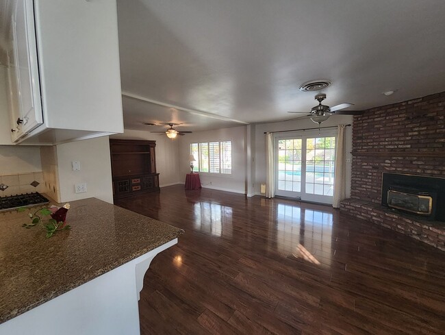 Building Photo - 3416 Waldport Ln