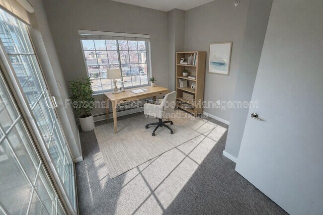 Building Photo - 600 8th St S