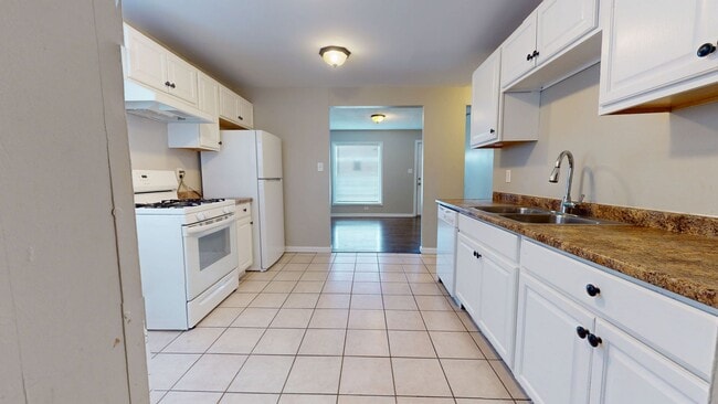 Building Photo - Bright 3-Bedroom Ranch for Lease in Warren