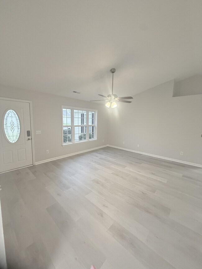 Building Photo - 6005 Palisade Ct