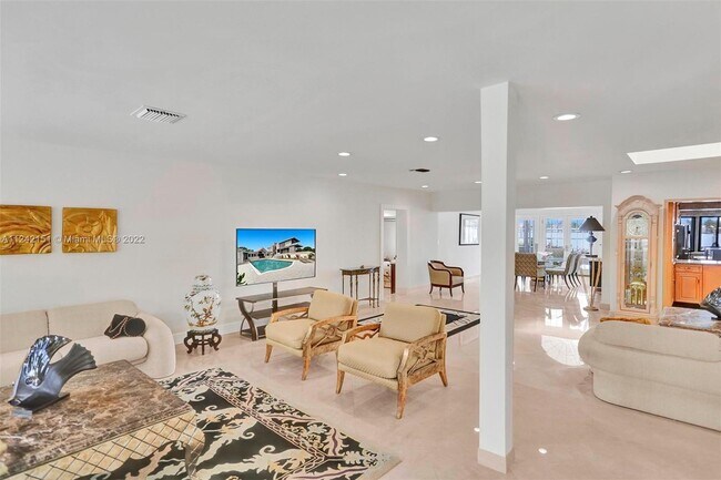 Building Photo - 1411 N Biscayne Point Rd