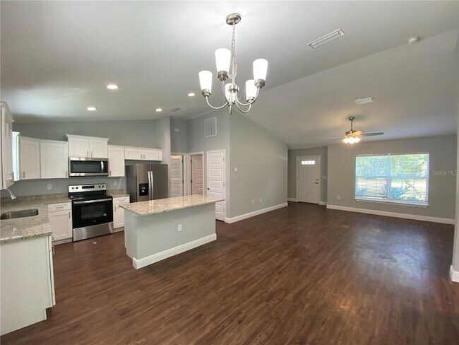 Building Photo - 958 W Geneva Pl