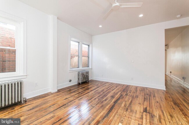 Building Photo - 519 S 5th St