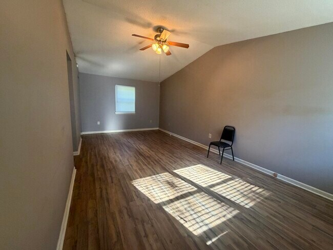 Building Photo - 11 Coulter Dr