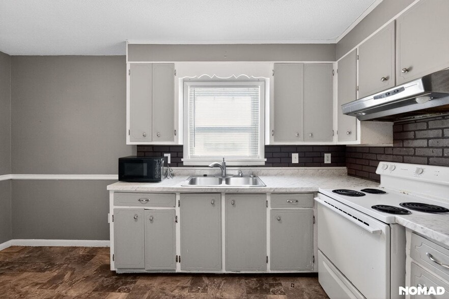 Building Photo - 1544 31st St Ct SE