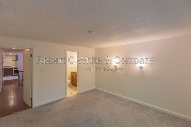 Building Photo - 16 Sunbrook Rd