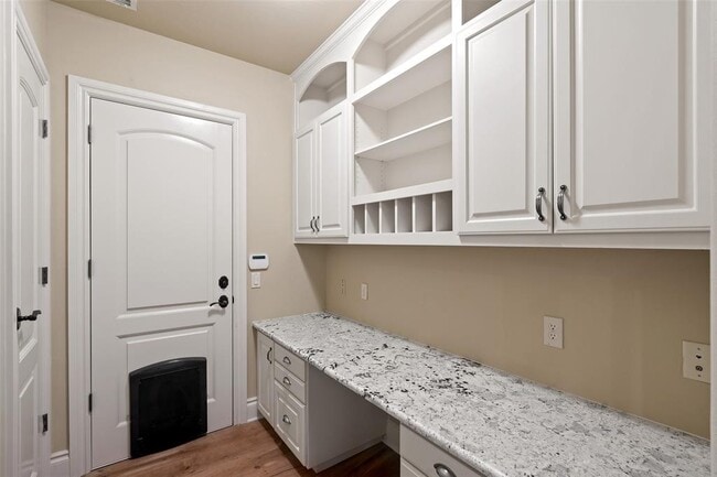 Building Photo - 11924 La Barzola Bend