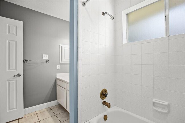 Building Photo - 8004 Cahill Dr