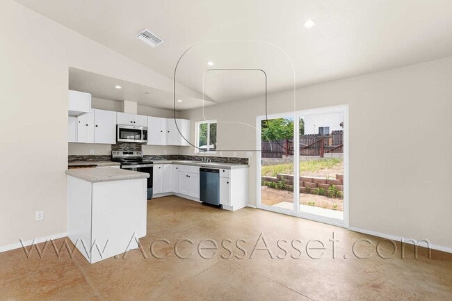 Building Photo - New Build Home with Solar in Lake Elsinore!