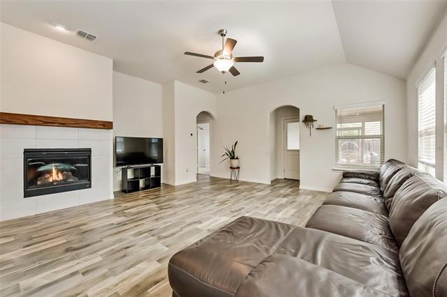 Building Photo - 814 Bluewood St