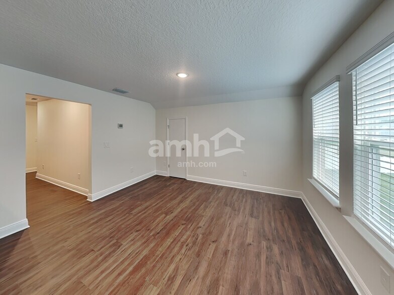 Building Photo - 2753 Ponds Trl