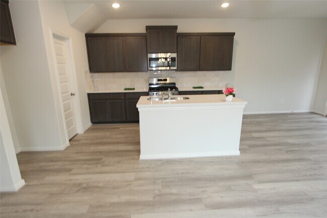 Building Photo - 27802 Western Crk Ct