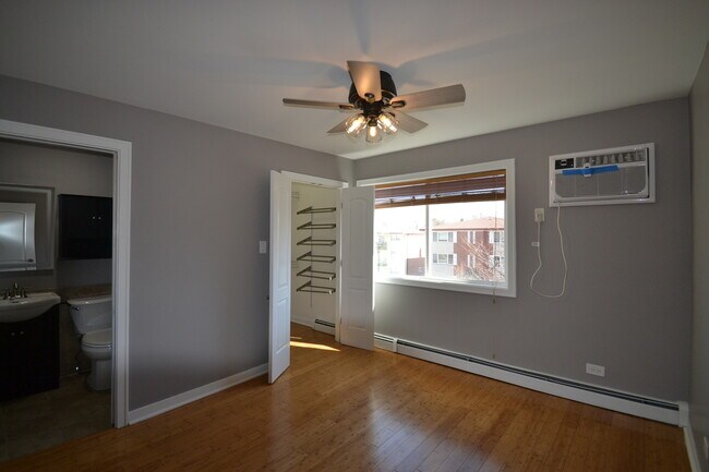 Building Photo - 17528 71st Ave