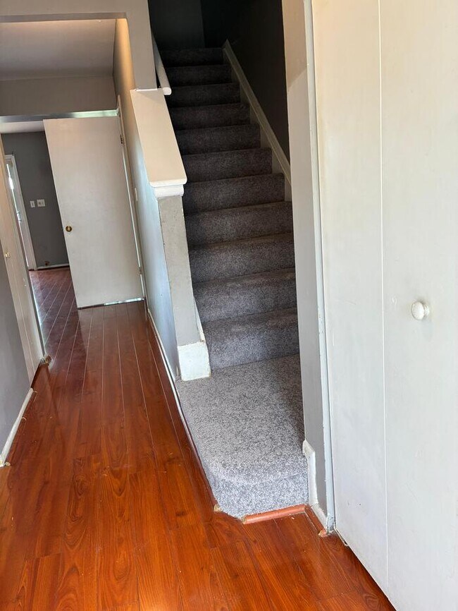 Building Photo - 2 Bedrooms Plus Den