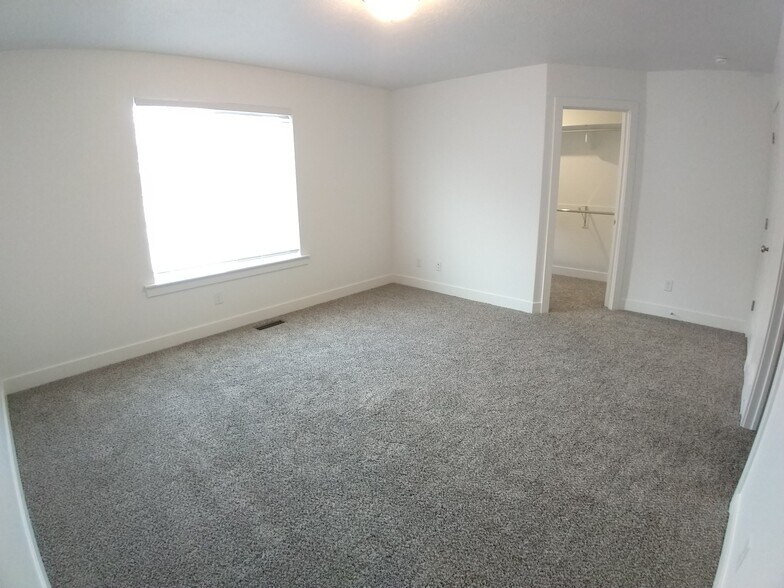 Building Photo - 335 S 1540 E