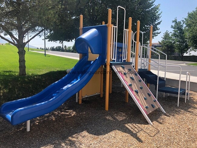 Building Photo - Fabulous 2 Bedroom Condo in Sandy