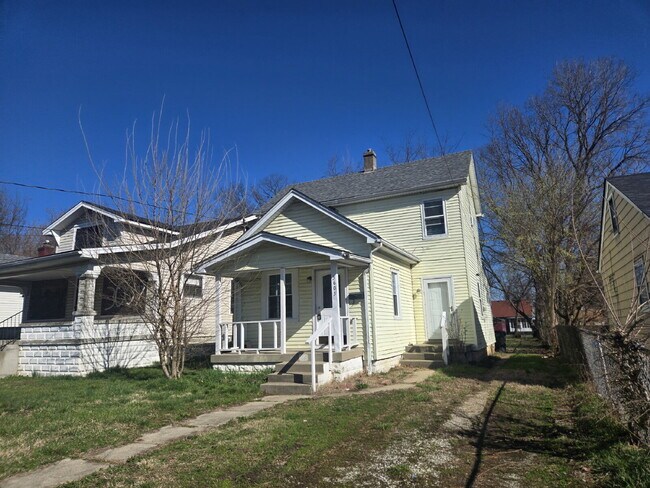 Building Photo - "3-Bedroom Home on Larkwood Ave – Spacious...