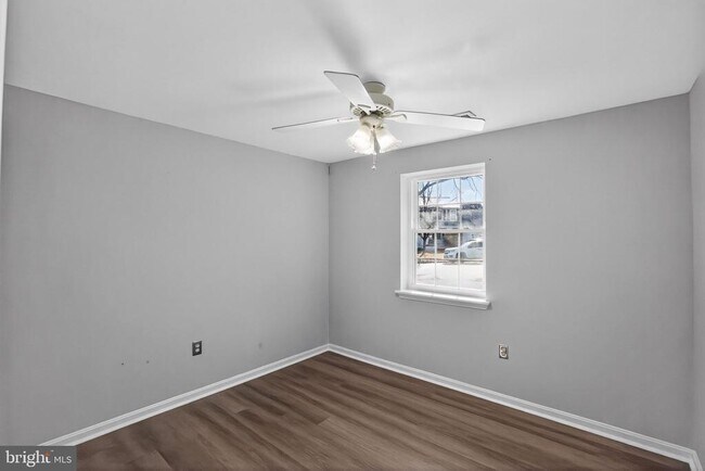 Building Photo - 5828 Ruxton Dr