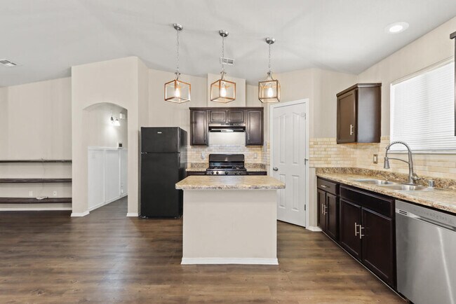 Building Photo - 845 Villa Seca Dr