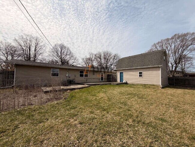 Building Photo - 425A Sherman Dr