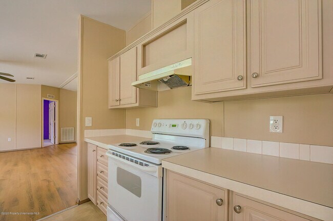 Building Photo - 14820 Aubrey Ave