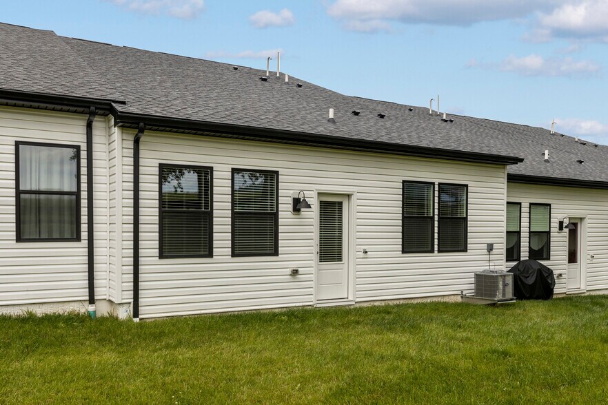 Building Photo - 216 Hanover Ln
