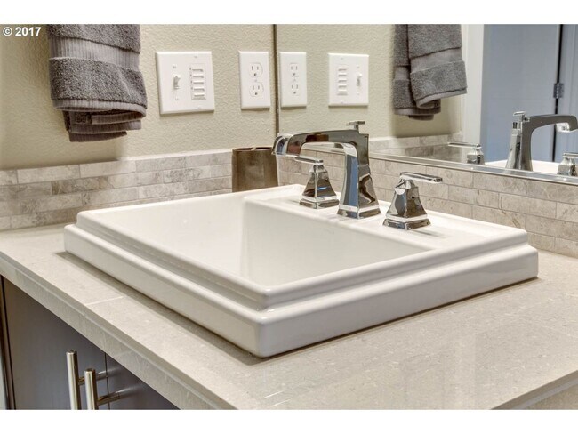 Building Photo - Charming 3BR Home with Fireplace, Bright Open Living Spaces & Loft