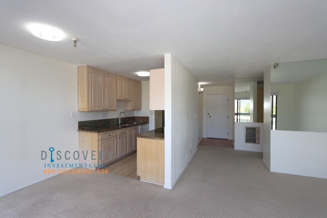 Building Photo - One Plus Bedroom Condo Close to Piedmont A...