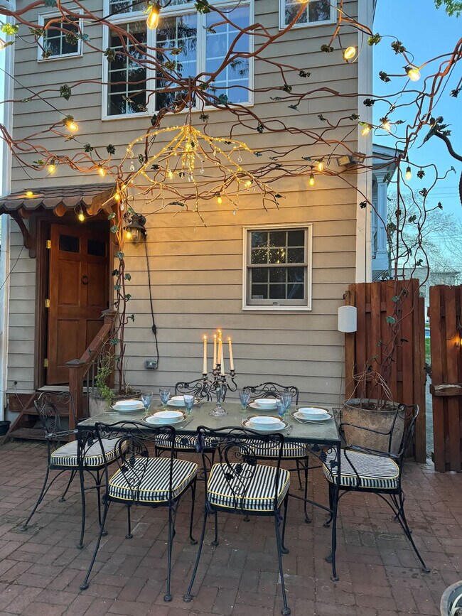 Building Photo - 15 Ferry St