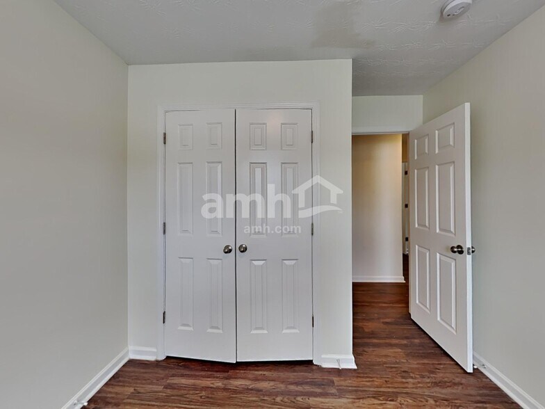 Building Photo - 2540 Marlin Dr