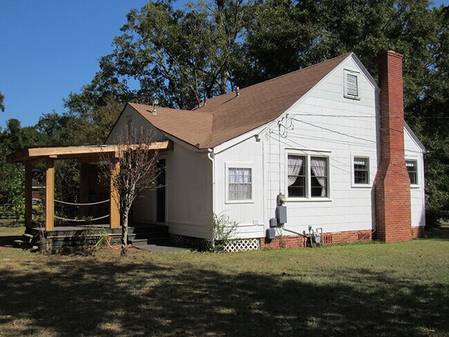 Building Photo - 1401 Brown Ave