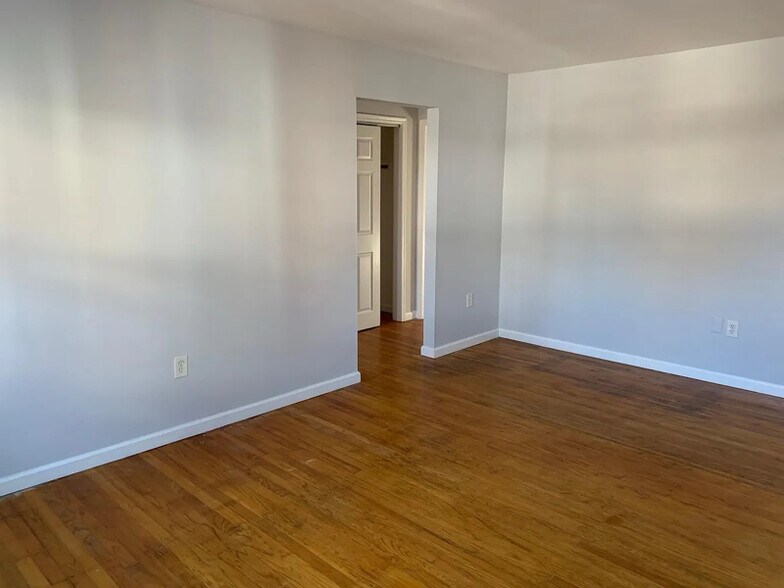 Building Photo - 4 Windsor Terrace