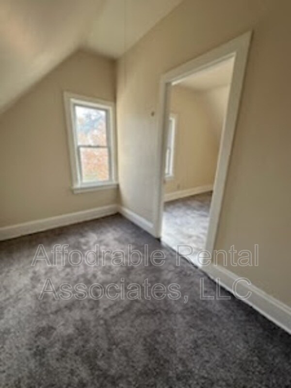 Building Photo - 1309 S 15th St