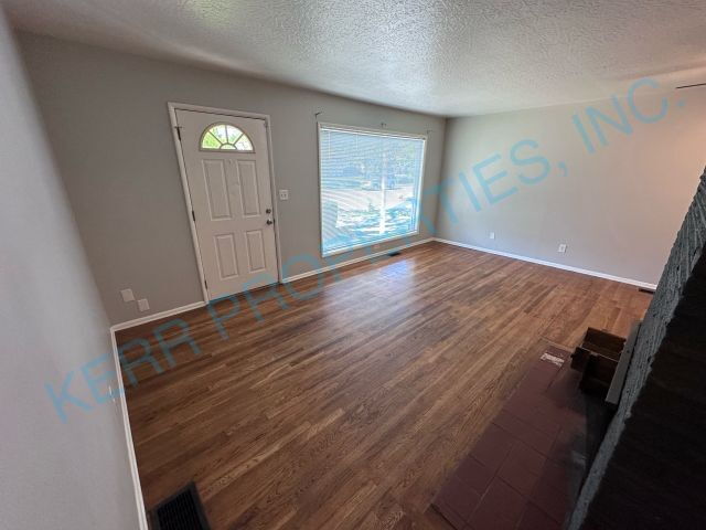 Building Photo - Charming Portland Retreat: 3-Bed, 2-Bath H...