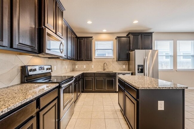 Building Photo - 244 E Broade St