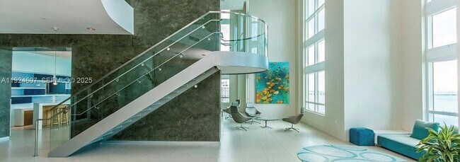 Building Photo - 1900 N Bayshore Dr