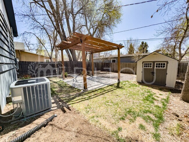 Building Photo - Downtown Ranch Home with View of Pikes Peak