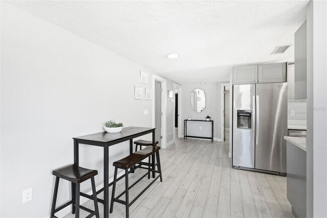 Building Photo - 5320 Moeller Ave