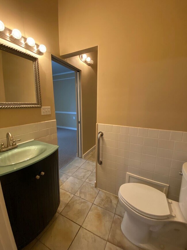 Building Photo - Black Mountain - Home Apartment, North Fork Rd, Utilities included