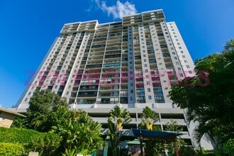 Building Photo - a 2 bdrm, 2 bath unit with 2 prkg at Fairway House for rent