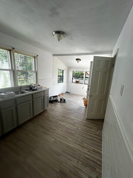 Building Photo - 5600 Gatesworth Ave
