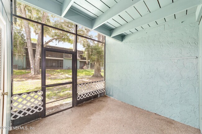 Building Photo - 501 SW 75th St