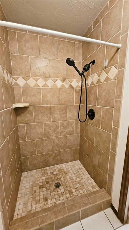 Building Photo - 1225 NW 198th St