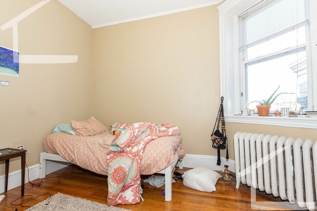 Building Photo - 4 bed Right in the heart of BU....