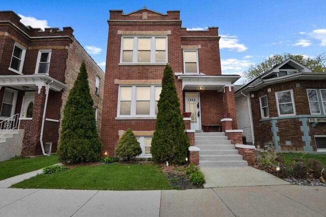 Primary Photo - 1302 S 61st Ave