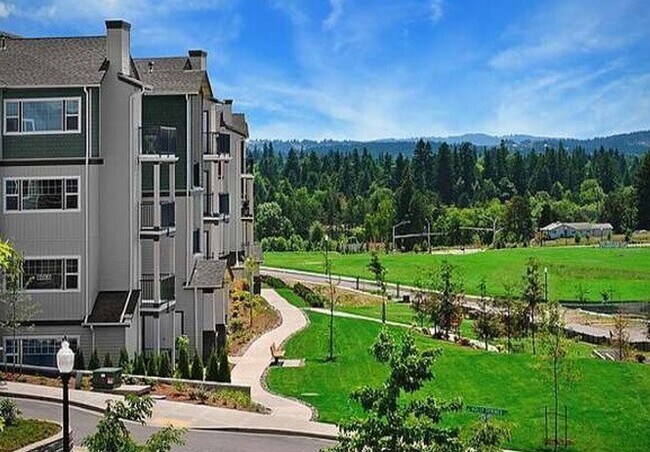 Building Photo - Perfect For Nursing Student - Beautiful Condo w/ Garage. Close To St. Vincents Hospital